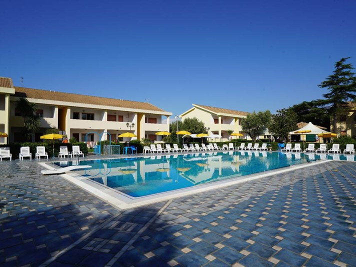 Thumbnail Apulia Hotel Sellia Marina Triton